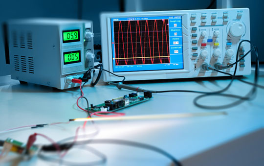 Hardwareentwicklung - Inbetriebnahme von Prototypen | emfITs GmbH